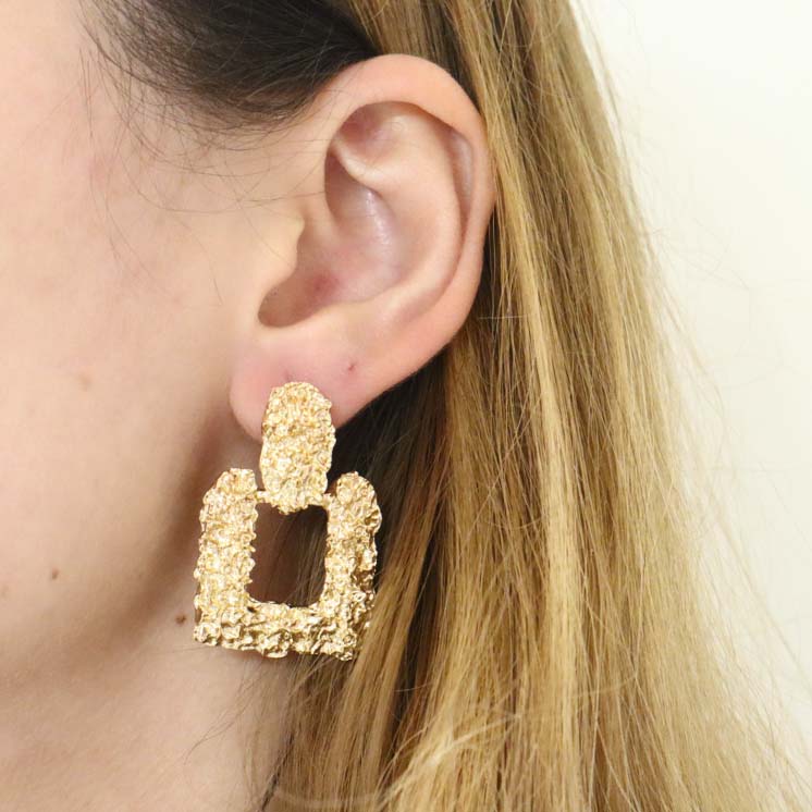 boucles d'oreilles de forme carrée dorées