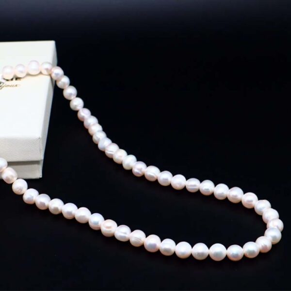 collier perlé blanc
